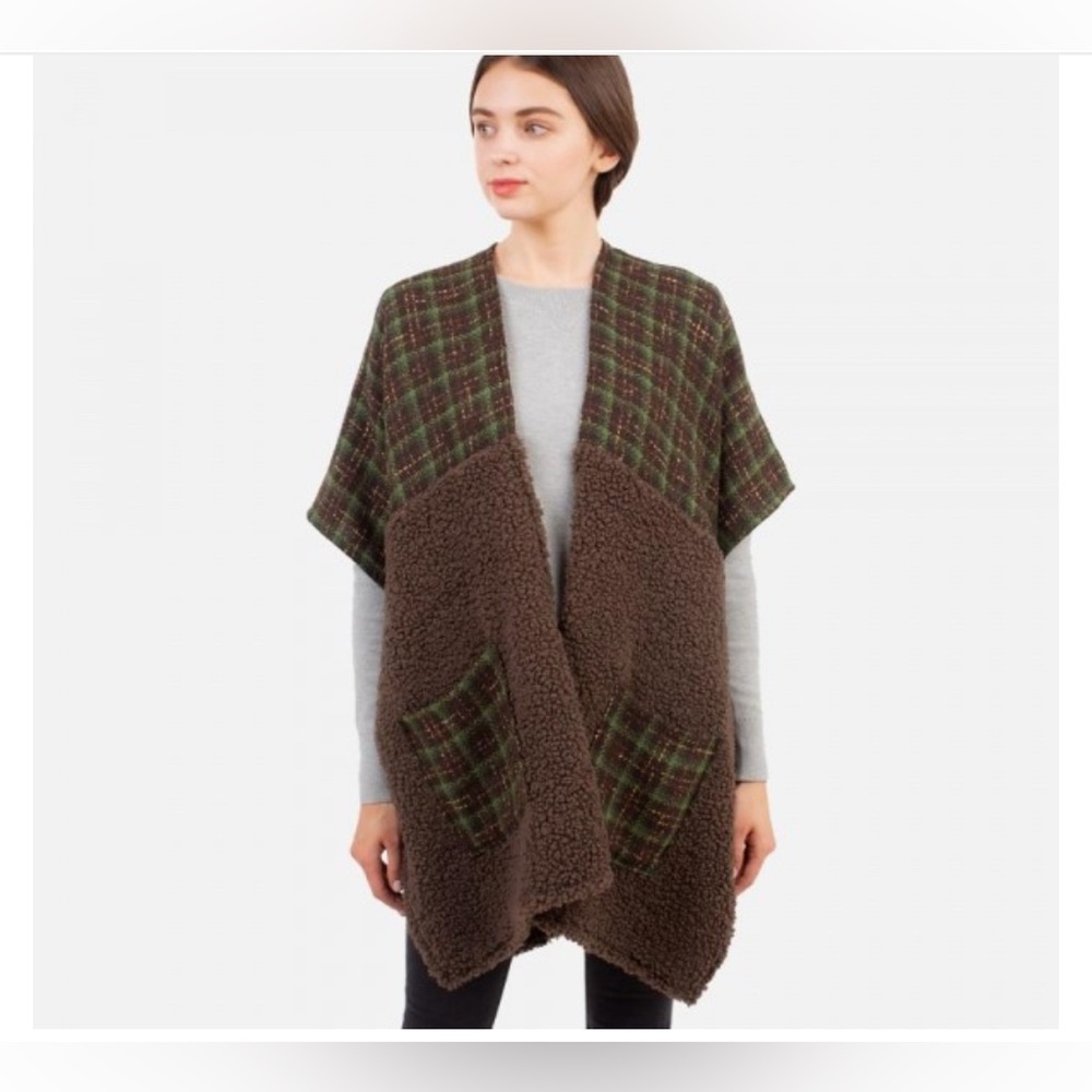 Women's Plaid Kimono Featuring Sherpa Details One Size b4